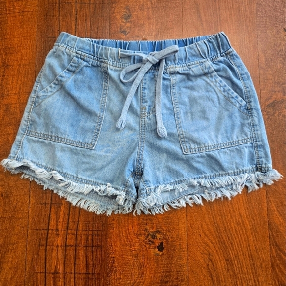 Pants - Women's Denim Drawstring Shorts Frayed Raw Hem Ruffle High Waist with Pockets